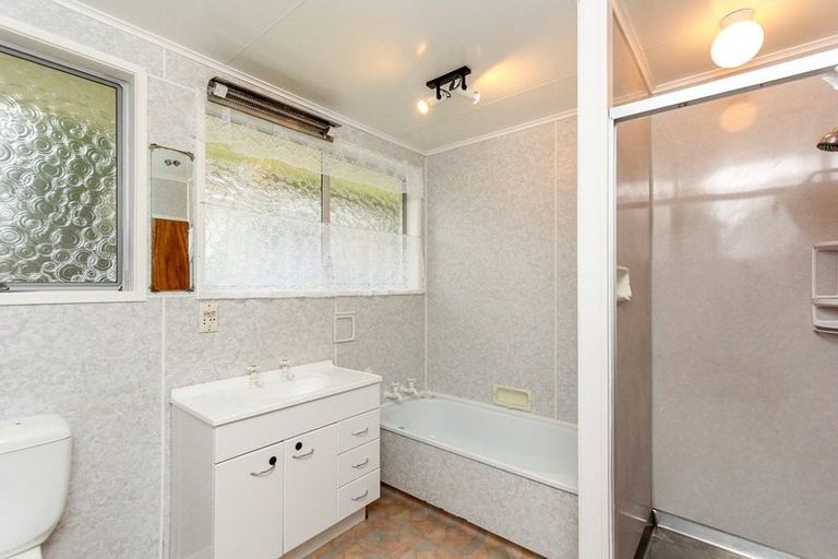 Photo of property in 114 Huatoki Street, Frankleigh Park, New Plymouth, 4310