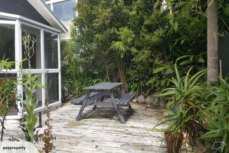 Photo of property in 2/71 Saddleback Rise, Murrays Bay, Auckland, 0630
