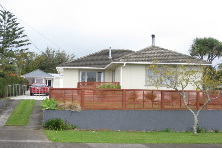 Photo of property in 296 Huatoki Street, Upper Vogeltown, New Plymouth, 4310