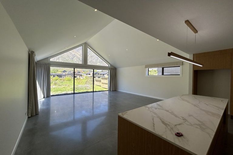 Photo of property in 73 Spur Ridge Rise, Jacks Point, 9371