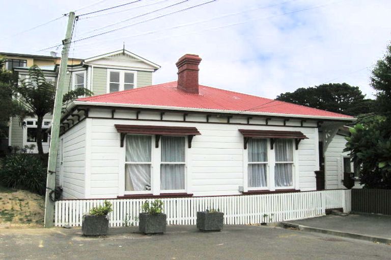 Photo of property in 22 Royal Street, Berhampore, Wellington, 6023