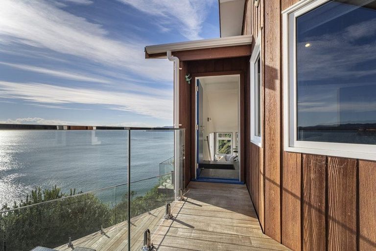 Photo of property in 61 Motuhoa Road, Tairua, 3508