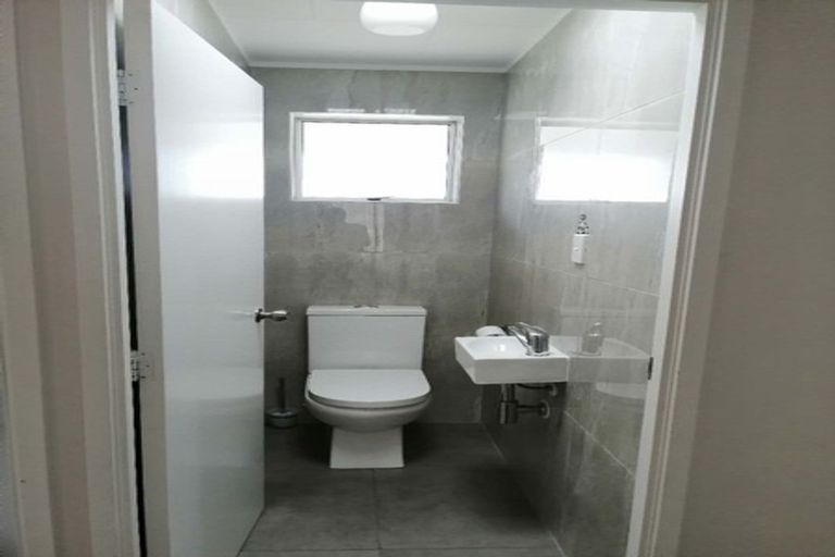 Photo of property in 68 Hutchinsons Road, Bucklands Beach, Auckland, 2014