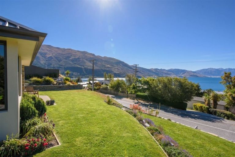 Photo of property in 115 Lakeview Terrace, Lake Hawea, Wanaka, 9382