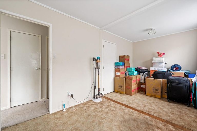 Photo of property in 18 Peterhouse Place, West Harbour, Auckland, 0618