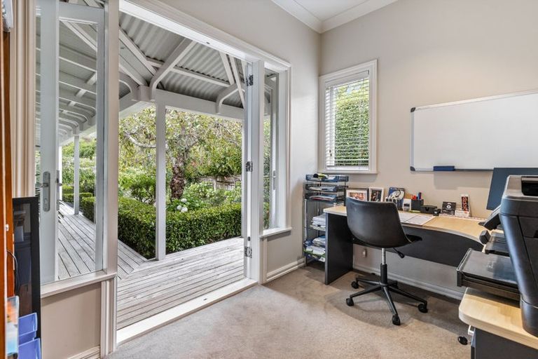 Photo of property in 47 Waipuia Place, Greenhithe, Auckland, 0632