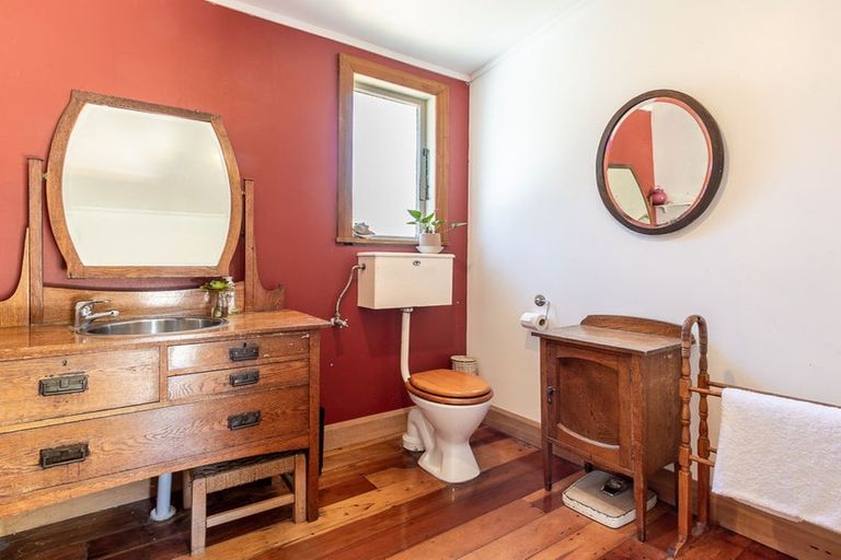 Photo of property in 20 Rauparaha Street, Waikanae Beach, Waikanae, 5036