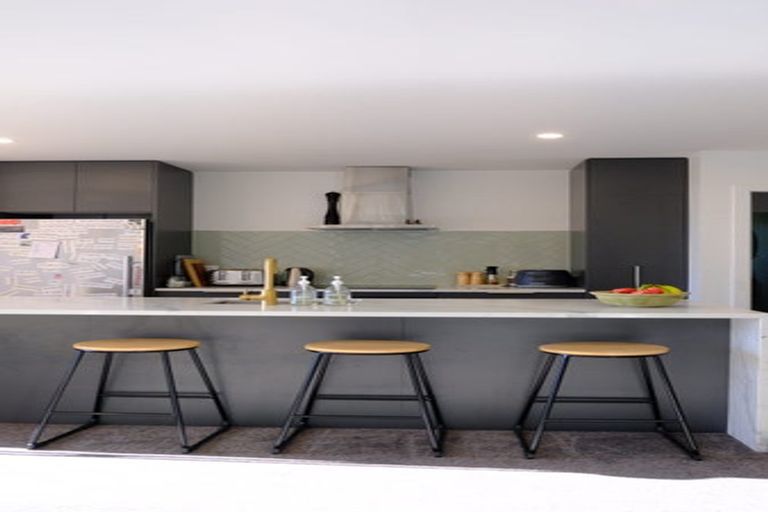 Photo of property in 119 Mount Pleasant Road, Mount Pleasant, Christchurch, 8081