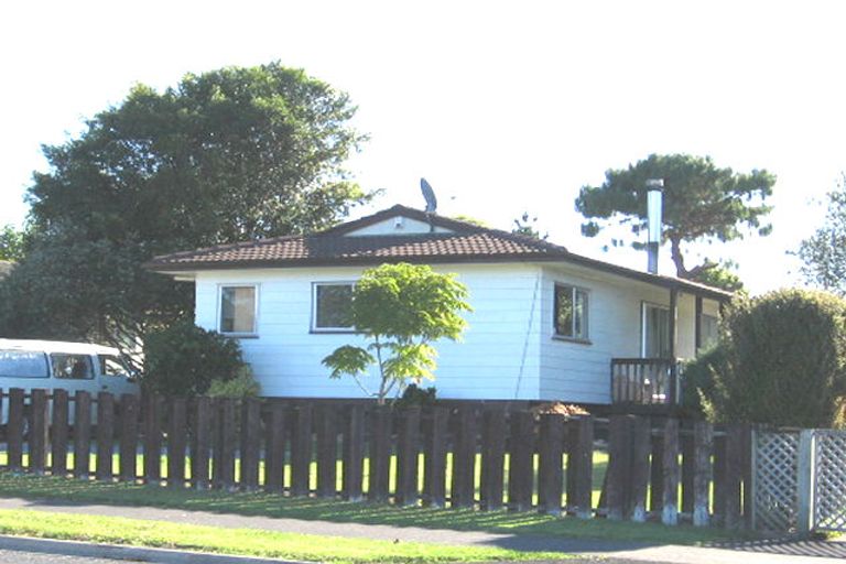 Photo of property in 82 Moire Road, Massey, Auckland, 0614