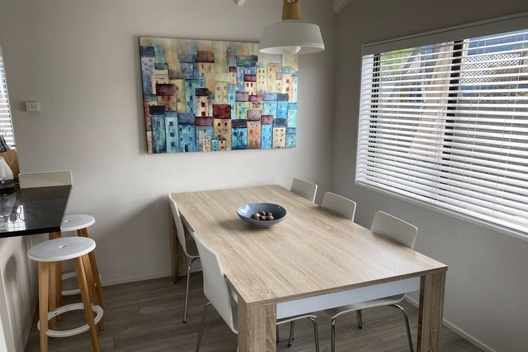 Photo of property in 89 Queens Road, Waikanae Beach, Waikanae, 5036