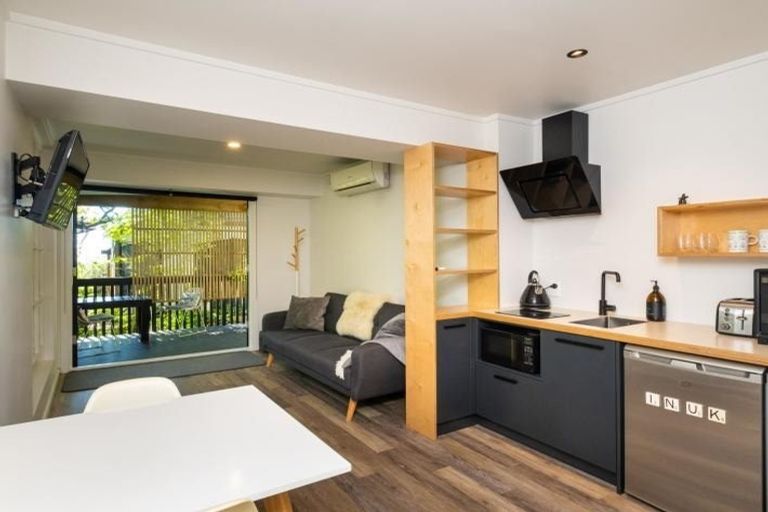 Photo of property in 35 Burns Road, Hospital Hill, Napier, 4110