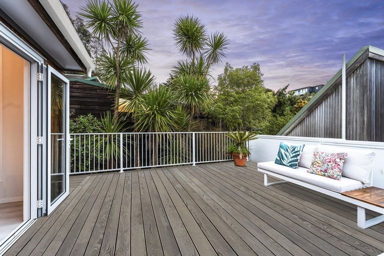 Photo of property in 1/68 Braemar Road, Castor Bay, Auckland, 0620