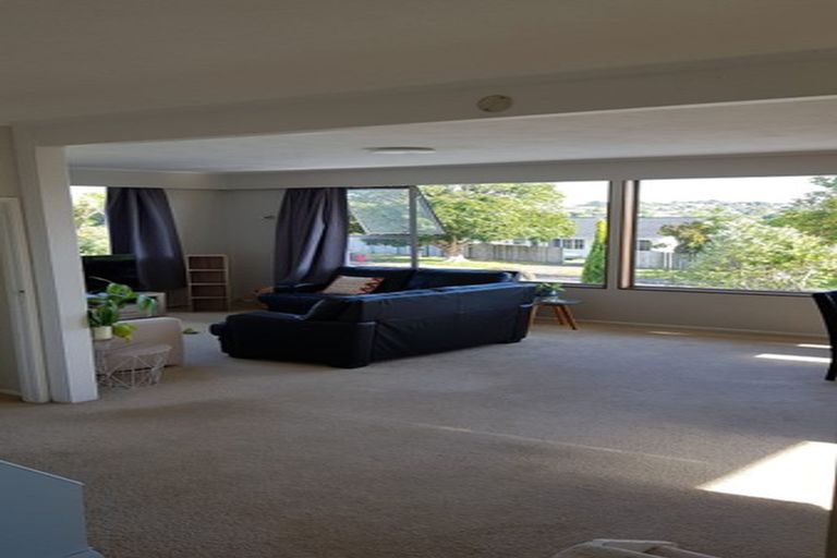 Photo of property in 12 Amorino Drive, Red Beach, 0932