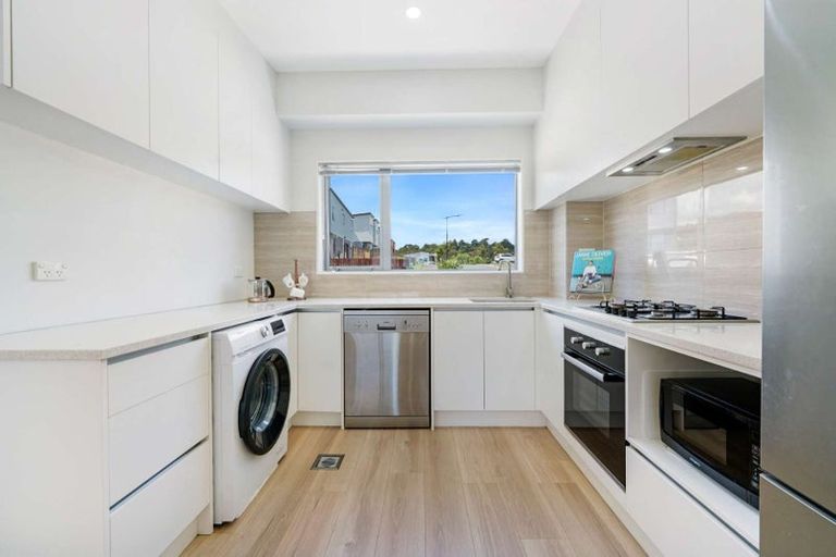 Photo of property in 11a Crestview Rise, Papakura, 2110