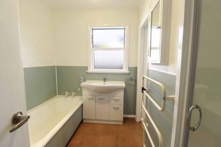 Photo of property in 5 Woodstock Place, Hokowhitu, Palmerston North, 4410