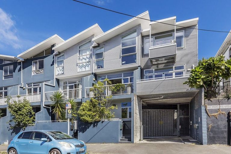 Photo of property in Mondrian Townhouses, 5/24 Hanson Street, Mount Cook, Wellington, 6021