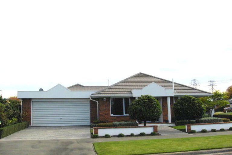 Photo of property in 2/36 Showgate Avenue, Sockburn, Christchurch, 8042