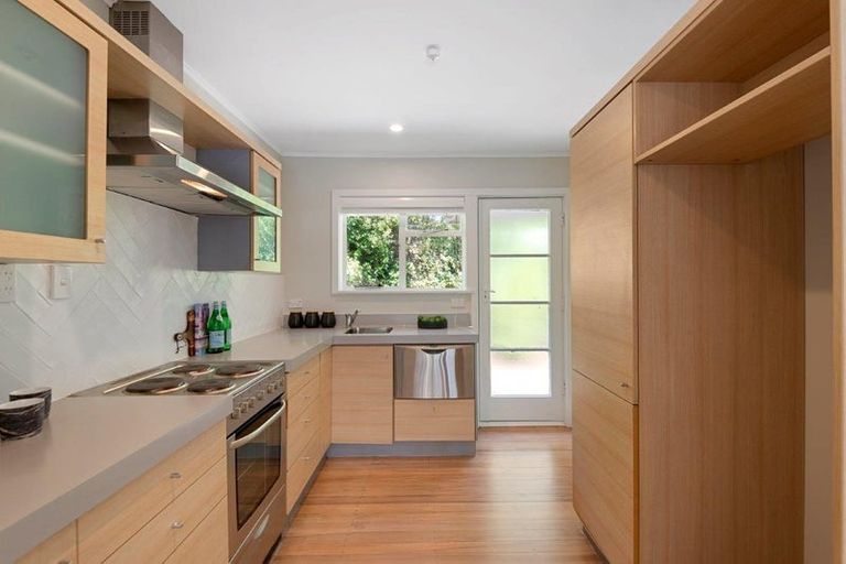 Photo of property in 2/19 Hewitts Road, Merivale, Christchurch, 8014