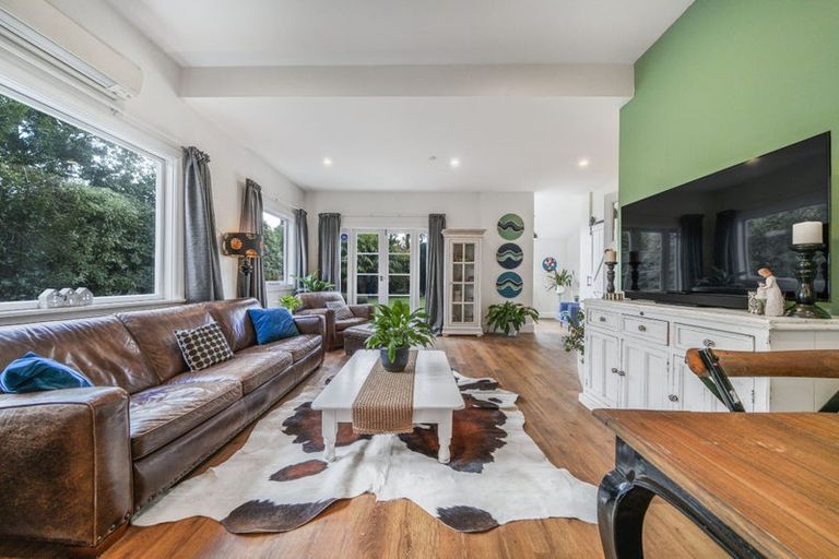 Photo of property in 184 Main North Road, Redwood, Christchurch, 8051