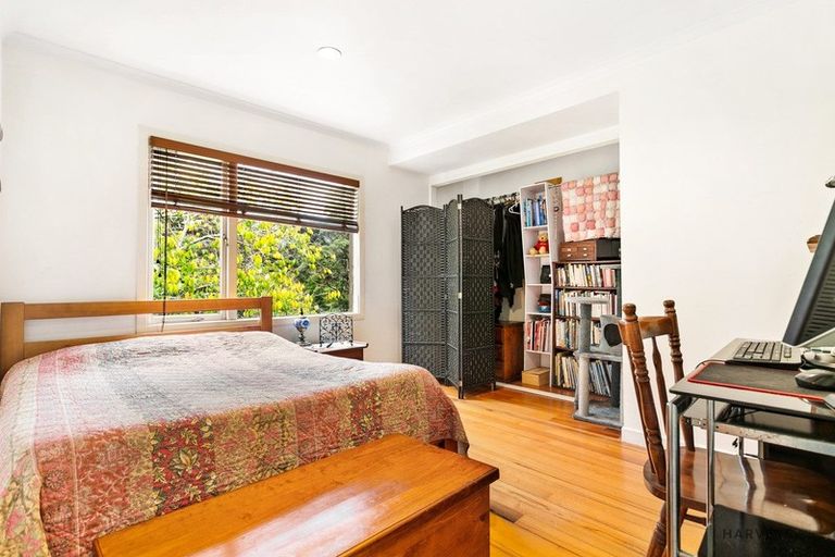 Photo of property in 7 Fairmount Road, Titirangi, Auckland, 0604