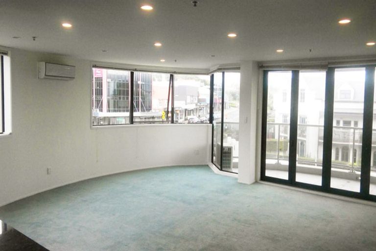 Photo of property in 175h Hurstmere Road, Takapuna, Auckland, 0622