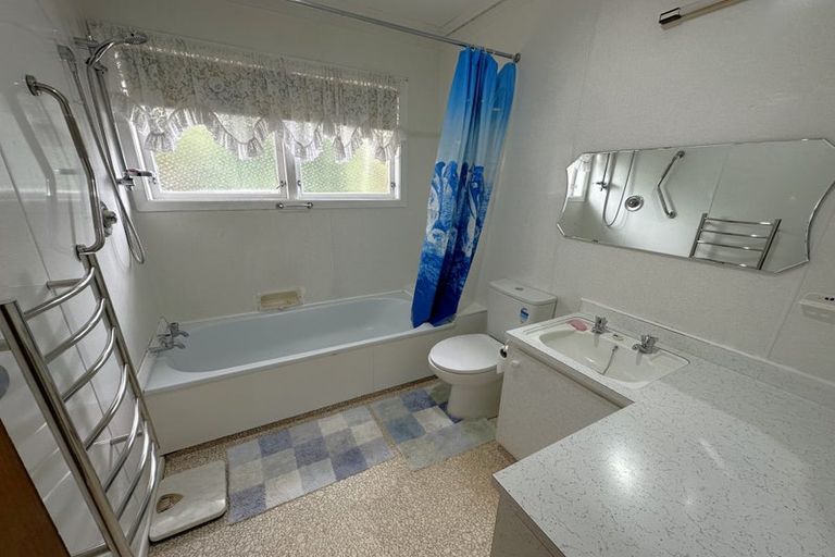 Photo of property in 27 Benalder Crescent, Tokoroa, 3420