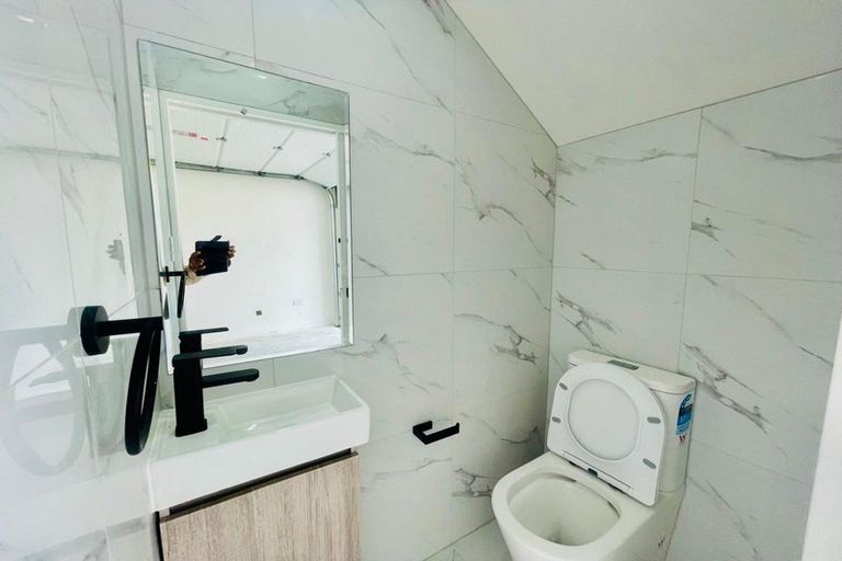 Photo of property in 9c Rountree Place, Conifer Grove, Takanini, 2112