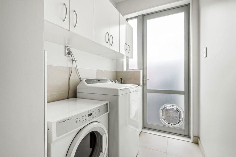 Photo of property in 15 Waitemata Road, Hauraki, Auckland, 0622