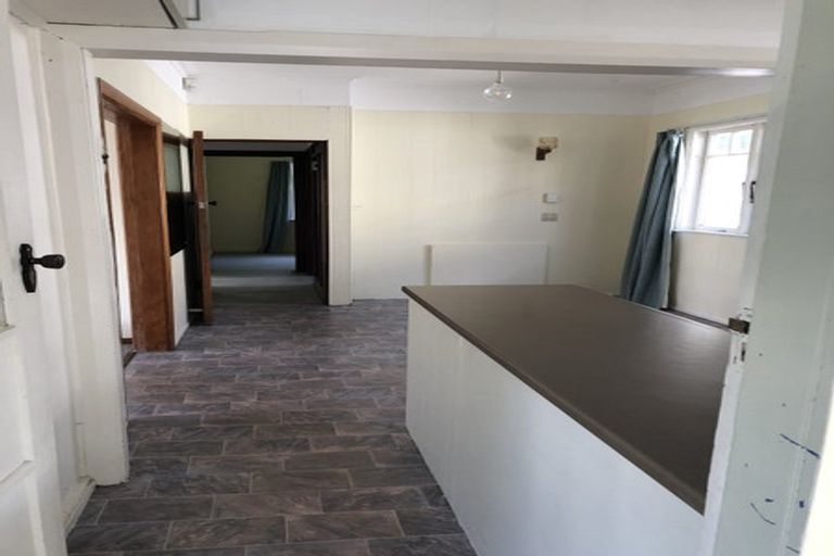 Photo of property in 10 Lonsdale Crescent, Rongotai, Wellington, 6022