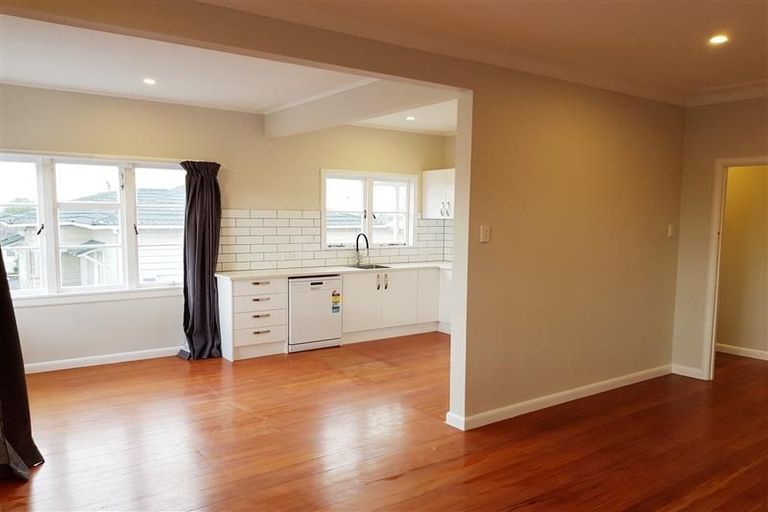 Photo of property in 138 Titirangi Road, New Lynn, Auckland, 0600