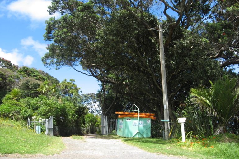 Photo of property in 31 Domain Crescent, Muriwai, 0881