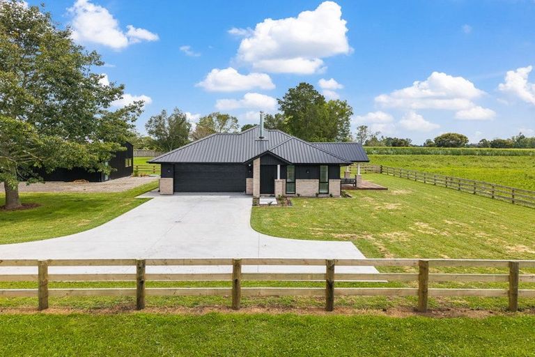 Photo of property in 16 Coates Lane, Te Poi, 3473