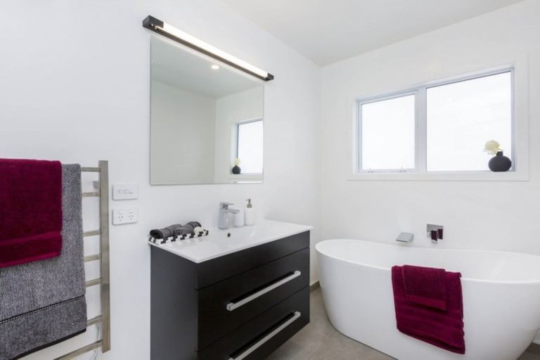 Photo of property in 4 Te Punga Road, Wallaceville, Upper Hutt, 5018