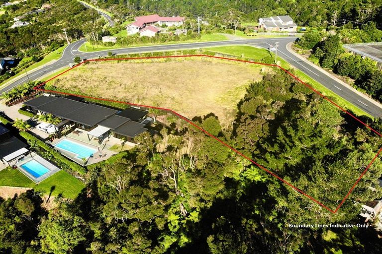 Photo of property in 1 Woodridge Drive, Stanmore Bay, Whangaparaoa, 0932
