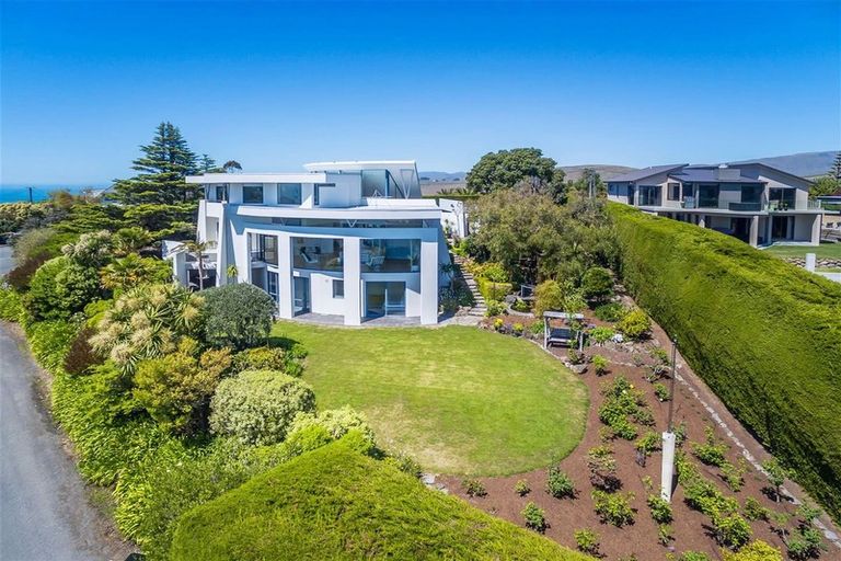 Photo of property in 142 Scarborough Road, Scarborough, Christchurch, 8081