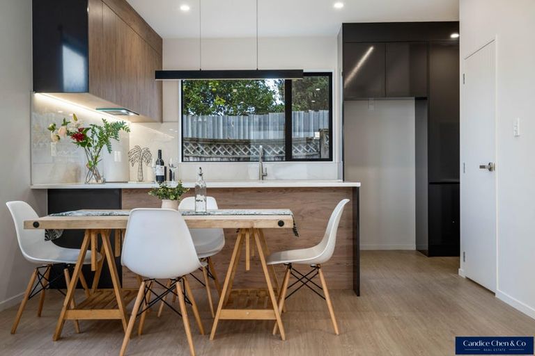 Photo of property in 4/16 Binsted Road, New Lynn, Auckland, 0600