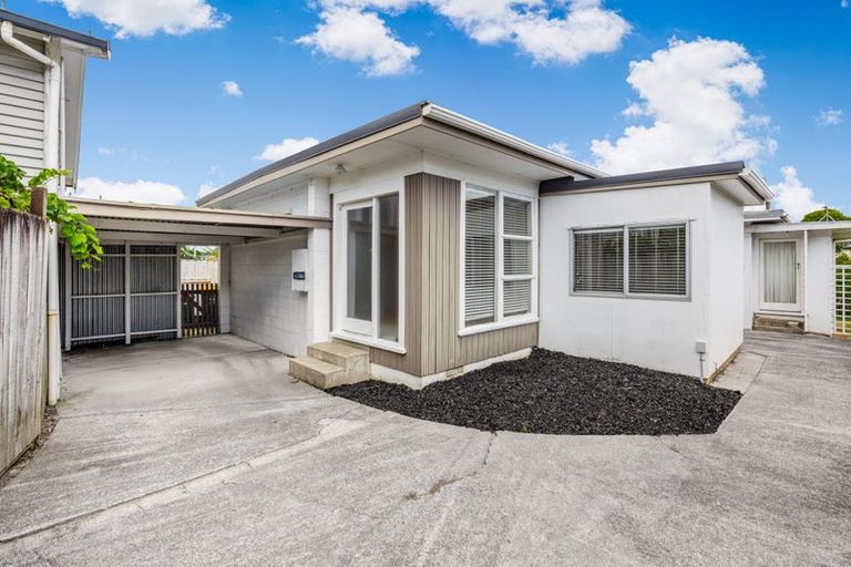 Photo of property in 2/8 James Road, Manurewa, Auckland, 2102