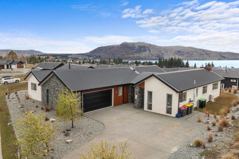 Photo of property in 25 Mistake Drive, Lake Tekapo, 7999