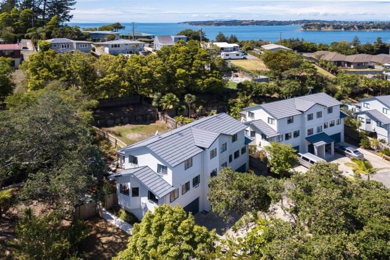 Photo of property in 18 Carento Way, Stanmore Bay, Whangaparaoa, 0932