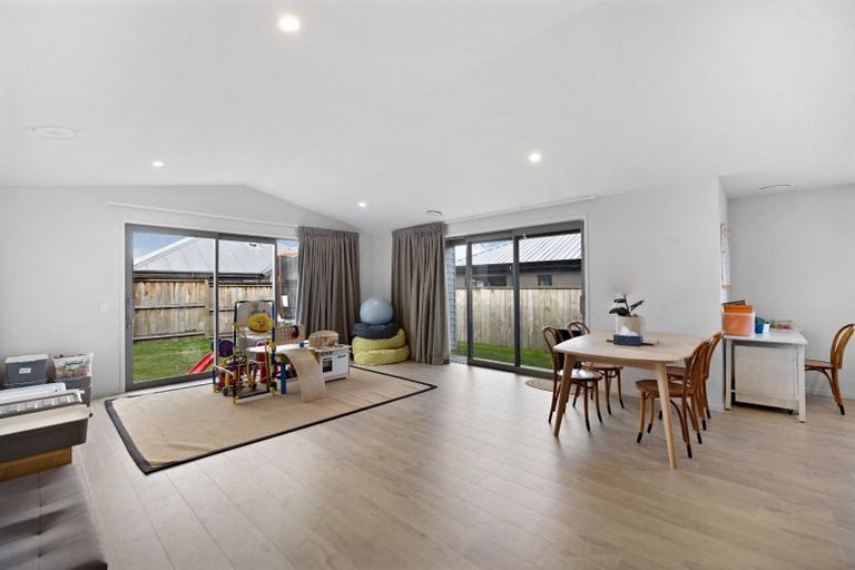 Photo of property in 15 Corriedale Road, Jacks Point, 9371