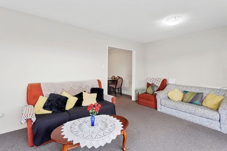 Photo of property in 2/22 Moffett Street, Islington, Christchurch, 8042