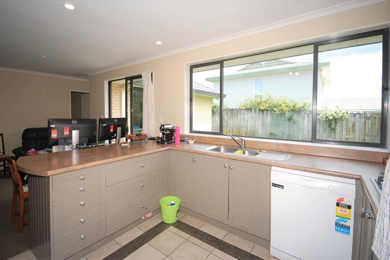 Photo of property in 3 Bluestone Rise, Rosedale, Auckland, 0632
