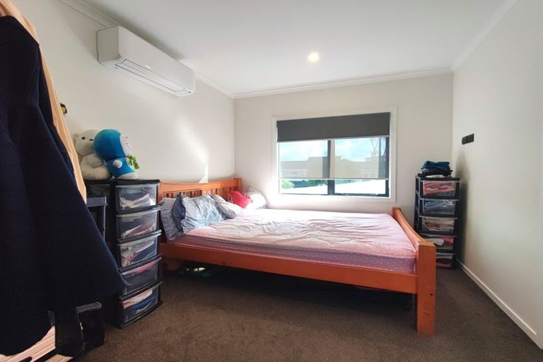 Photo of property in 120 Golf Road, New Lynn, Auckland, 0600