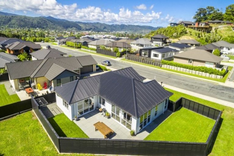 Photo of property in 80 Riverstone Drive, Riverstone Terraces, Upper Hutt, 5018