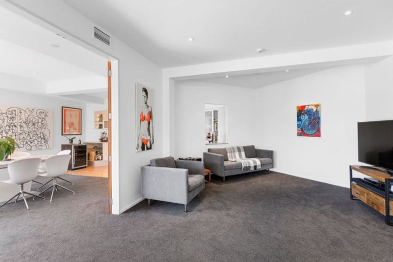 Photo of property in 24a Grafton Road, Roseneath, Wellington, 6011