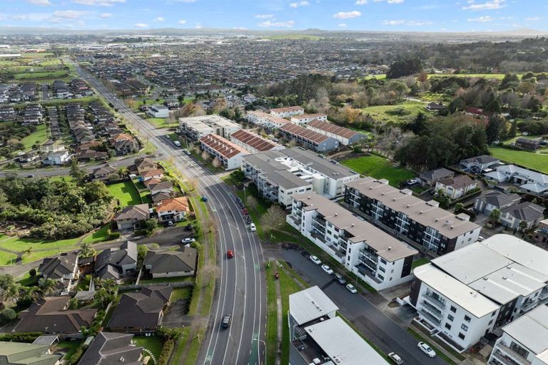 Photo of property in 7/130 Stancombe Road, Flat Bush, Auckland, 2016