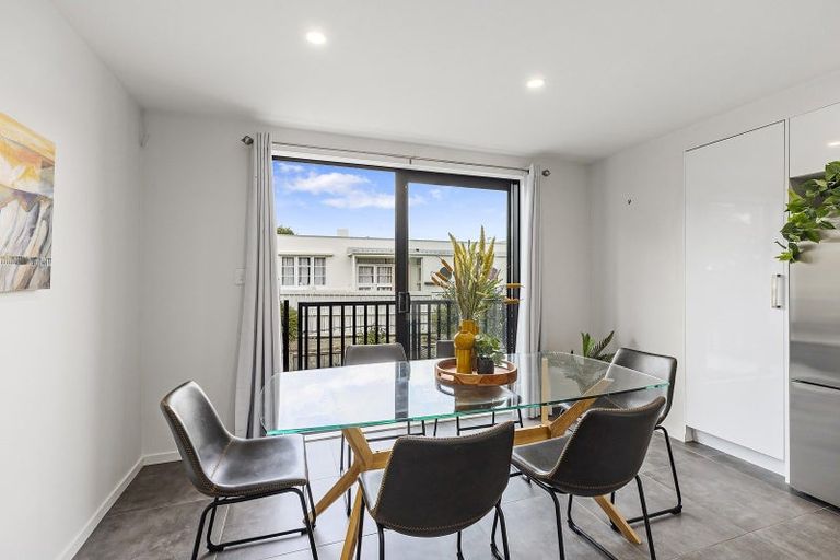 Photo of property in 77b Herald Street, Berhampore, Wellington, 6023