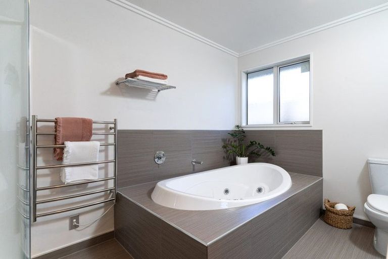 Photo of property in 12 Holbrook Way, Westmorland, Christchurch, 8025