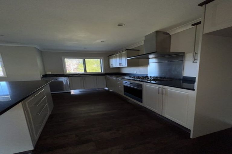 Photo of property in 2 Bellbird Rise, Murrays Bay, Auckland, 0630