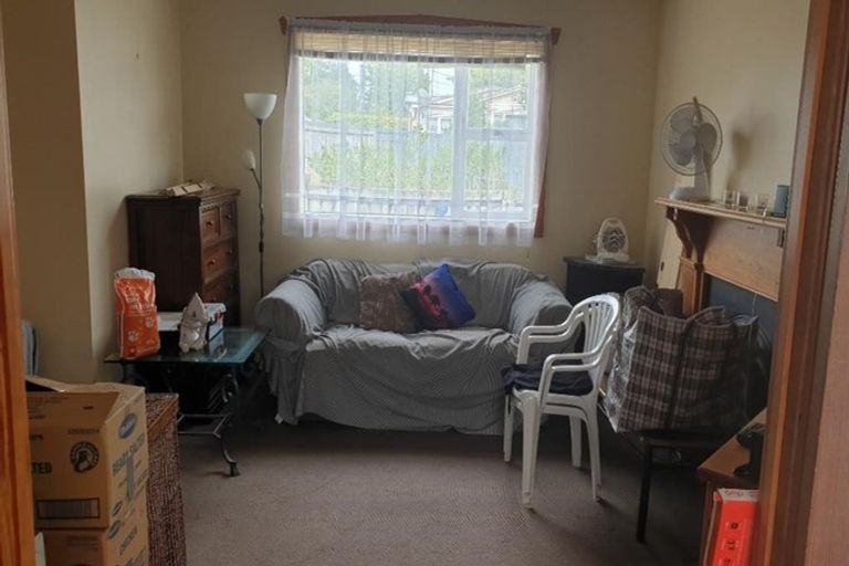 Photo of property in 115 Woodglen Road, Glen Eden, Auckland, 0602